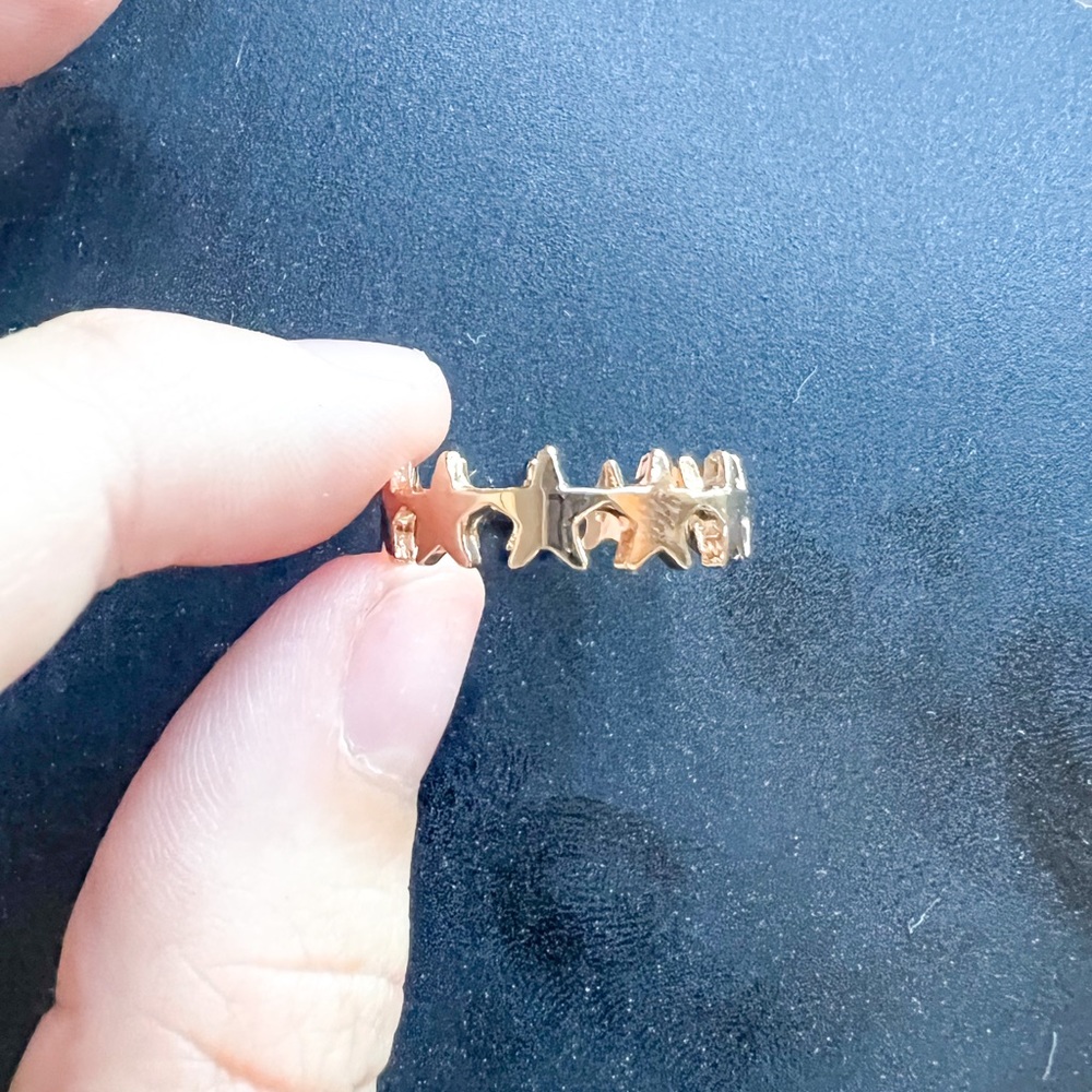Gold star ring
